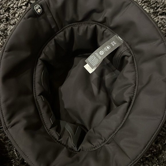 Lululemon Both Ways Insulated Bucket Hat Team Canada Olympics Black Sz. S/M - Picture 2 of 6